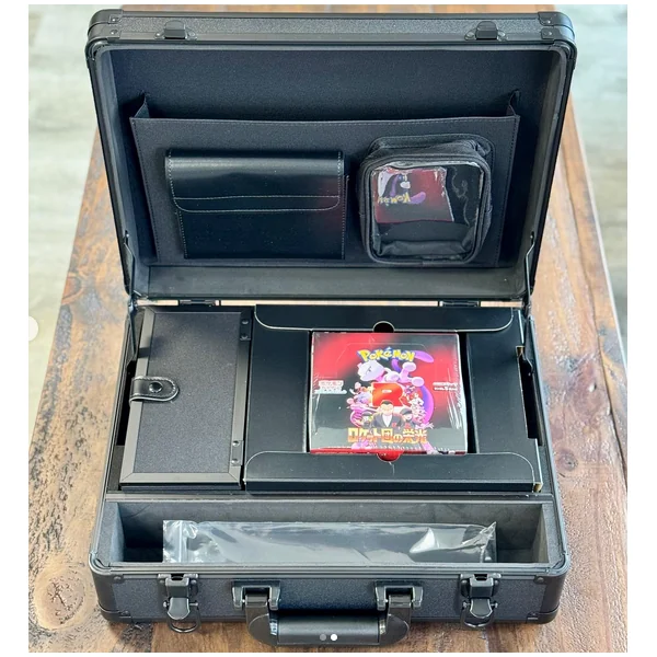 Mallette Team Rocket Pokémon sv10 The Glory of Team Rocket – JAPONAIS